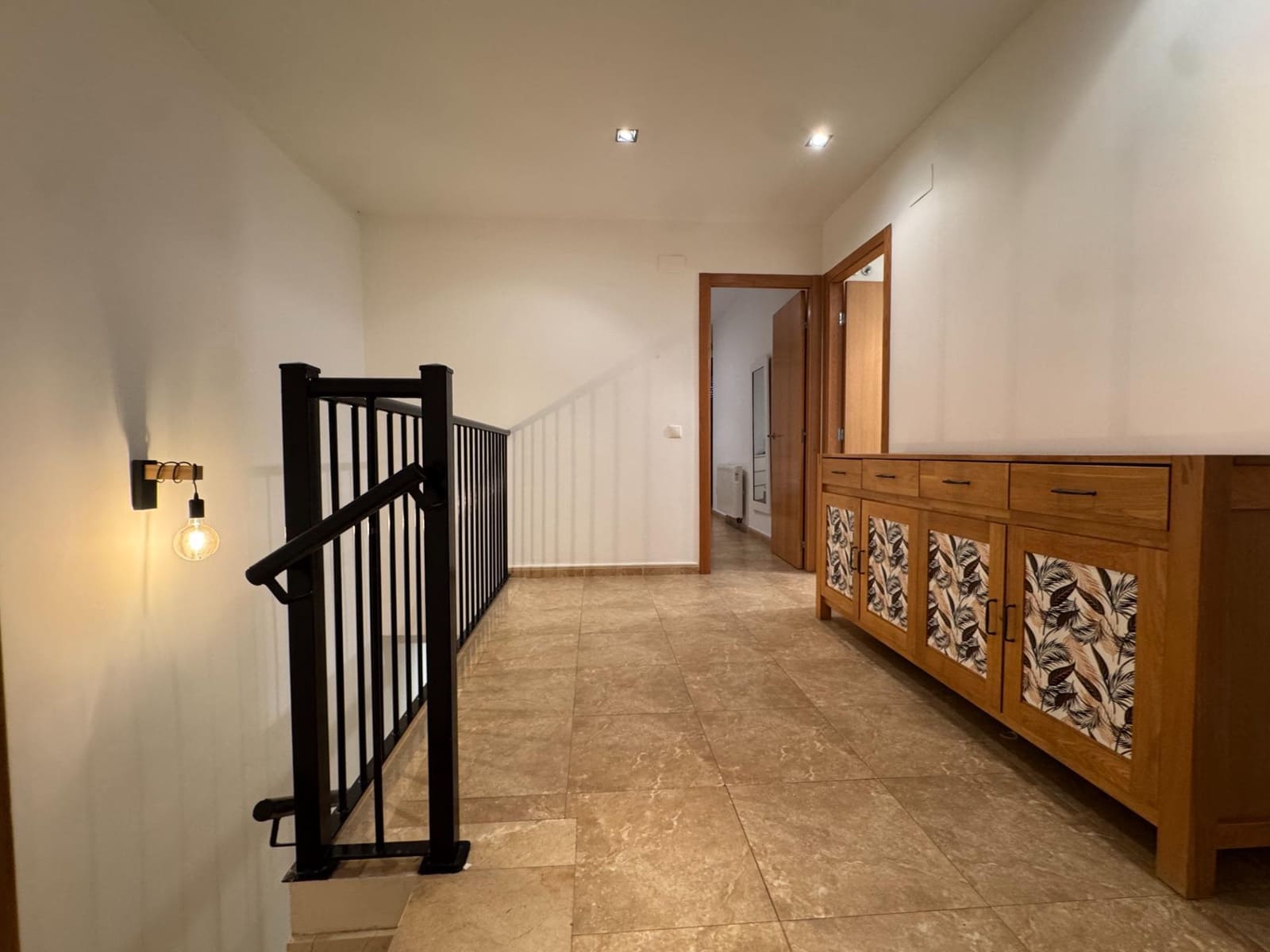 3 soveværelse Semi-Rækkehus til salg i Vilamarxant / Villamarchante med swimmingpool garage - € 298.000 (Ref: 9659421)