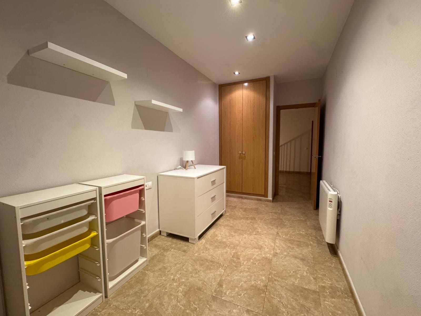 3 soveværelse Semi-Rækkehus til salg i Vilamarxant / Villamarchante med swimmingpool garage - € 298.000 (Ref: 9659421)