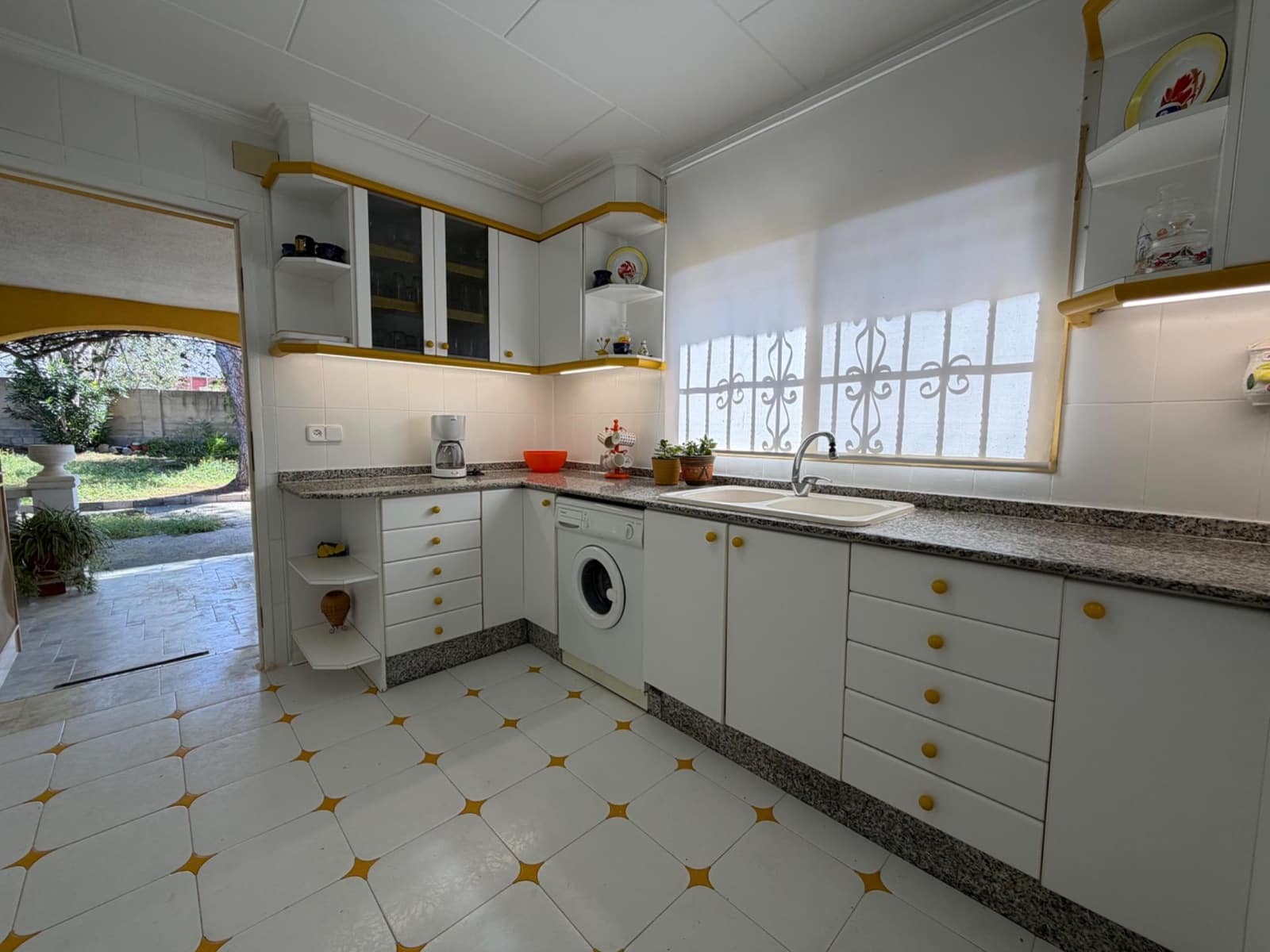 5 bedroom Villa for sale in Lliria with pool - € 285,000 (Ref: 9677461)