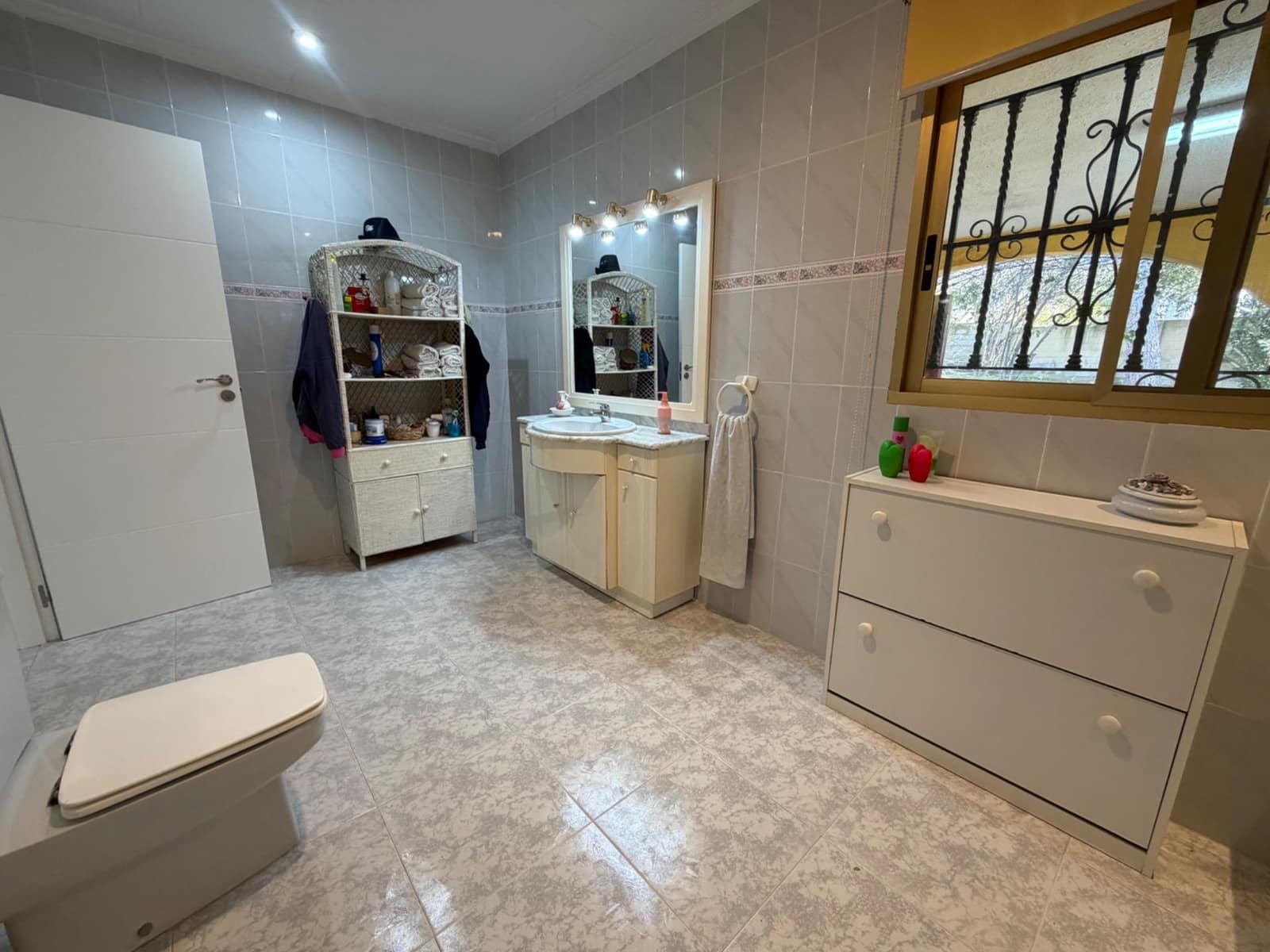 5 bedroom Villa for sale in Lliria with pool - € 285,000 (Ref: 9677461)