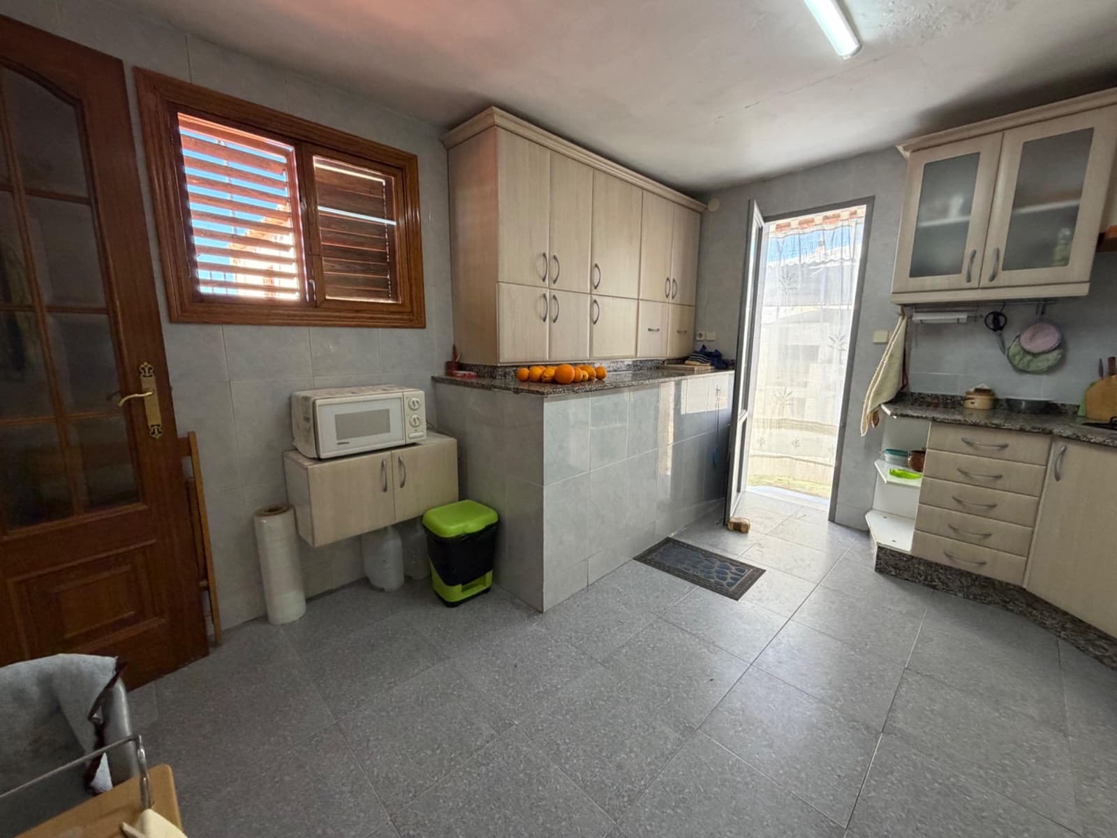 4 soveværelse Villa til salg i Casinos med swimmingpool garage - € 155.000 (Ref: 9686397)