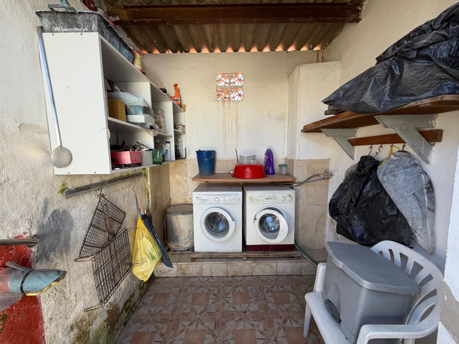 4 soveværelse Villa til salg i Casinos med swimmingpool garage - € 155.000 (Ref: 9686397)