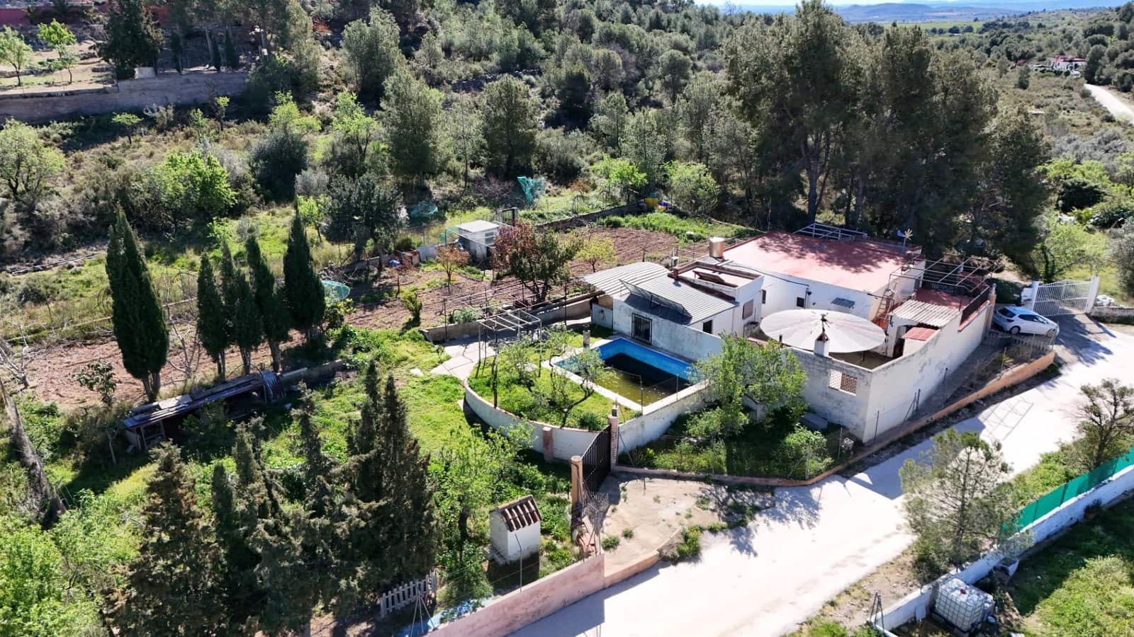 4 soveværelse Villa til salg i Casinos med swimmingpool garage - € 155.000 (Ref: 9686397)