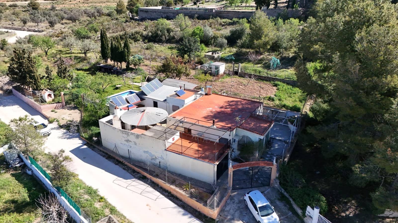 4 soveværelse Villa til salg i Casinos med swimmingpool garage - € 155.000 (Ref: 9686397)