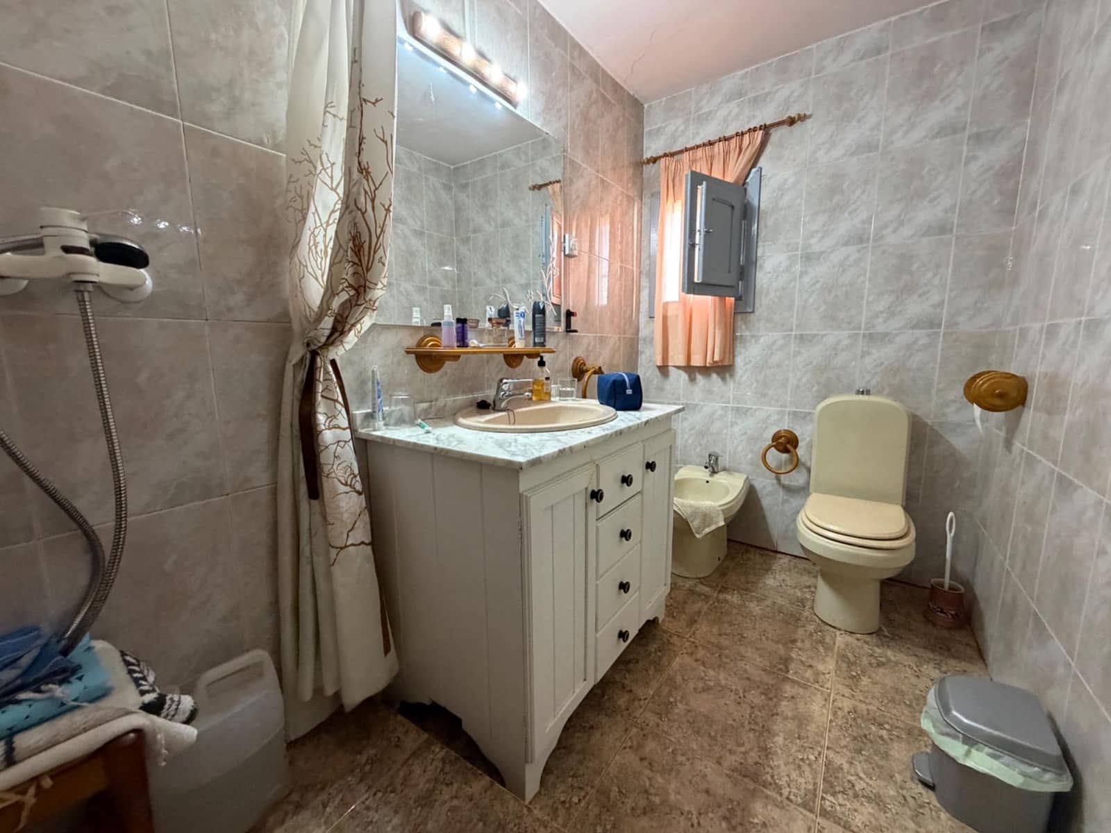 4 soveværelse Villa til salg i Casinos med swimmingpool garage - € 155.000 (Ref: 9686397)