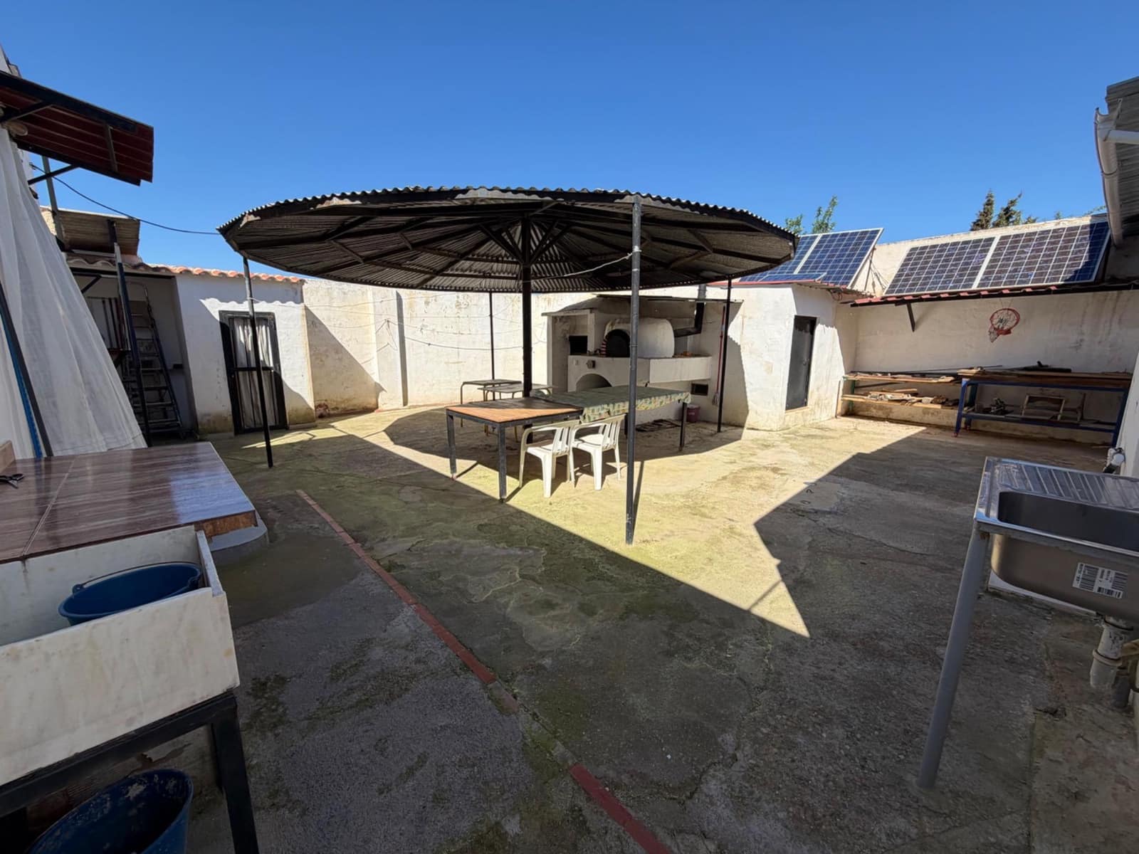 4 soveværelse Villa til salg i Casinos med swimmingpool garage - € 155.000 (Ref: 9686397)