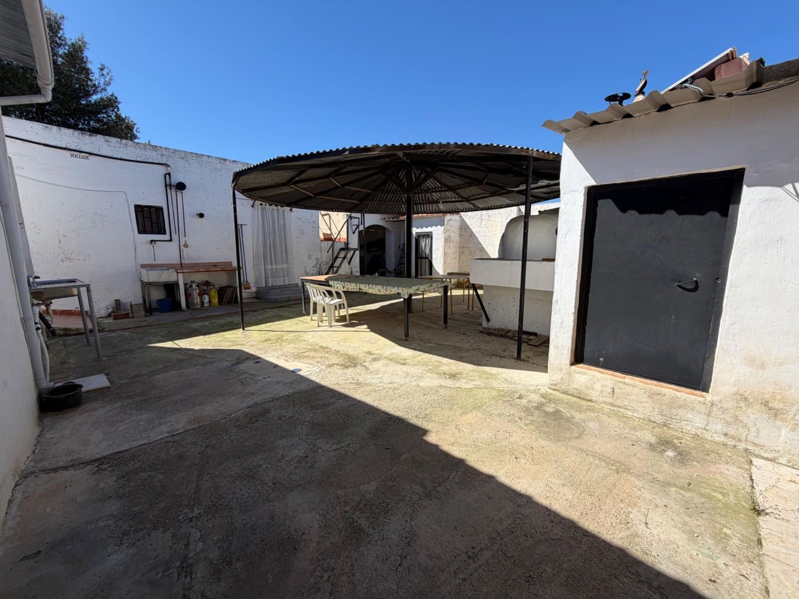 4 soveværelse Villa til salg i Casinos med swimmingpool garage - € 155.000 (Ref: 9686397)