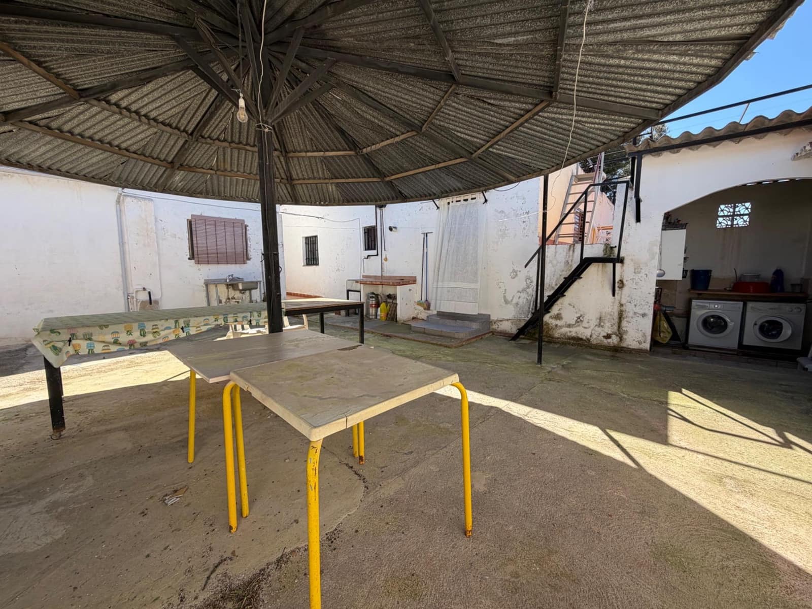 4 soveværelse Villa til salg i Casinos med swimmingpool garage - € 155.000 (Ref: 9686397)