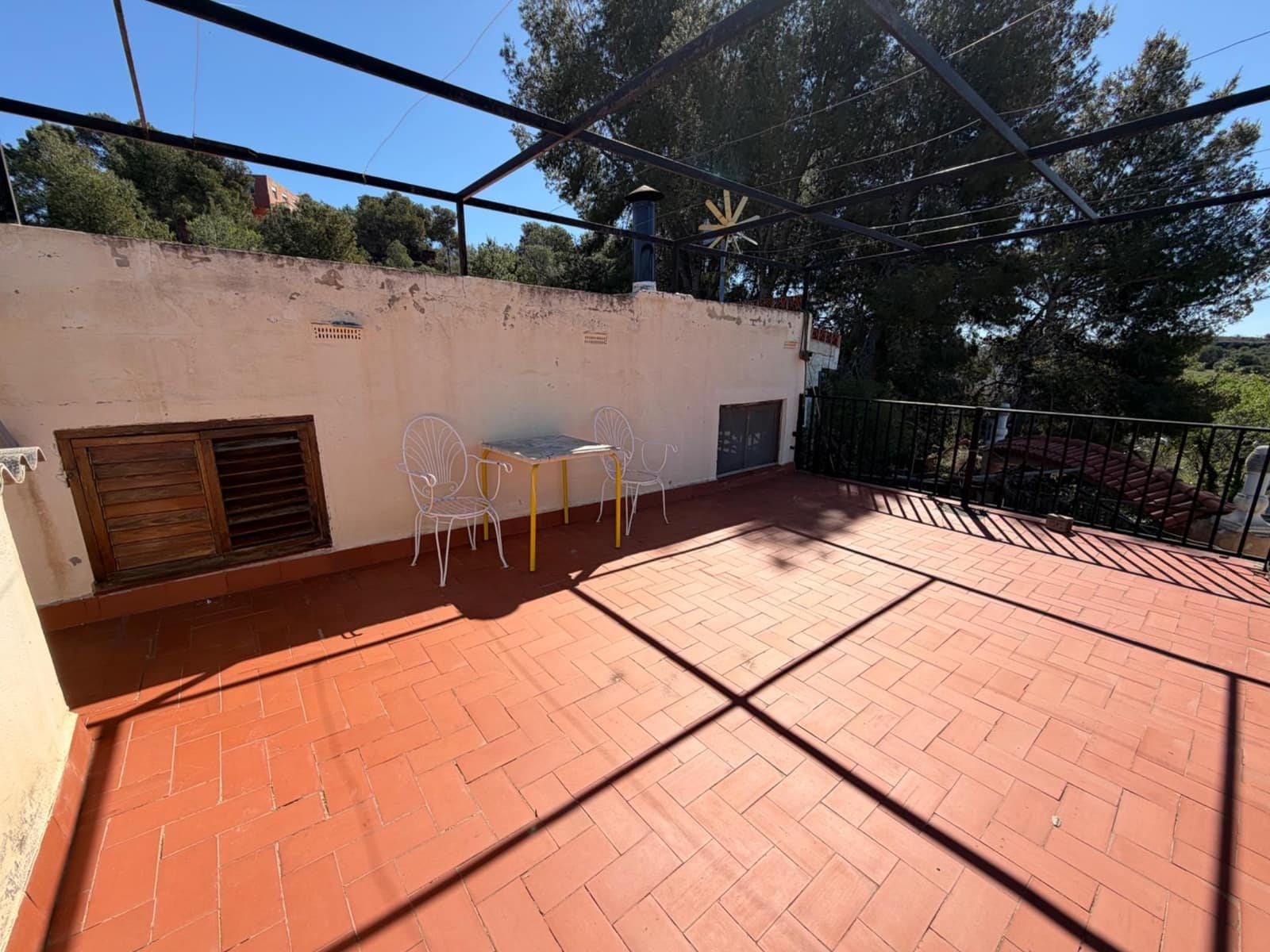 4 soveværelse Villa til salg i Casinos med swimmingpool garage - € 155.000 (Ref: 9686397)