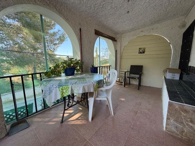 4 soverom Villa til salgs i Casinos med svømmebasseng garasje - € 155 000 (Ref: 9686397)