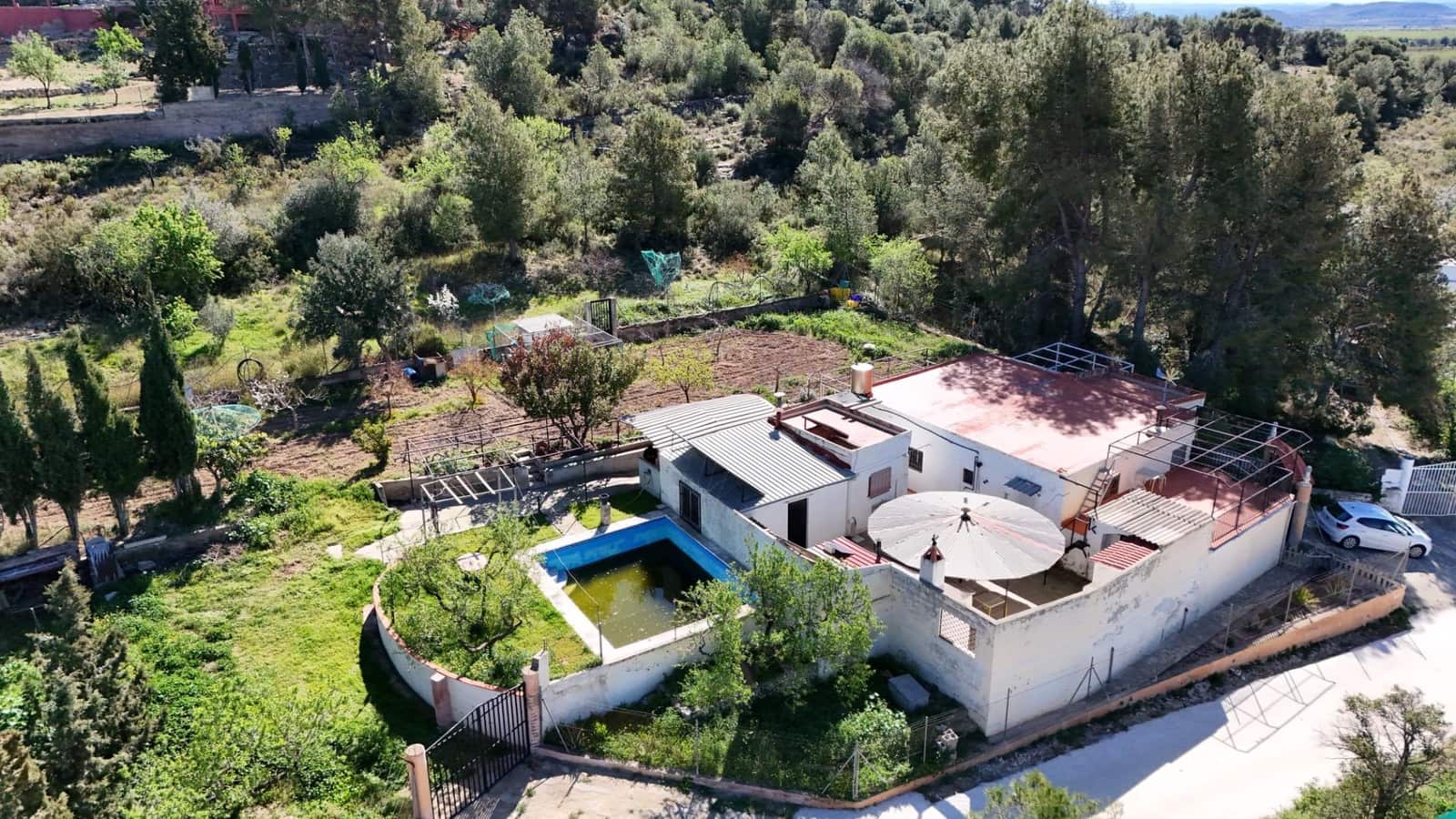 4 soveværelse Villa til salg i Casinos med swimmingpool garage - € 155.000 (Ref: 9686397)