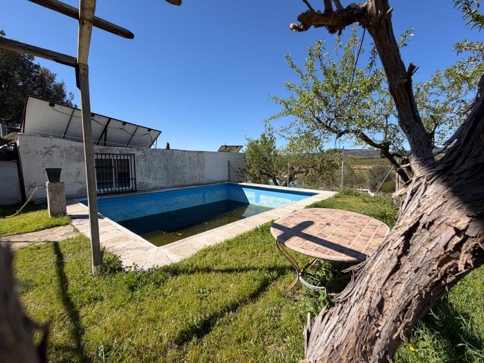 4 soveværelse Villa til salg i Casinos med swimmingpool garage - € 155.000 (Ref: 9686397)