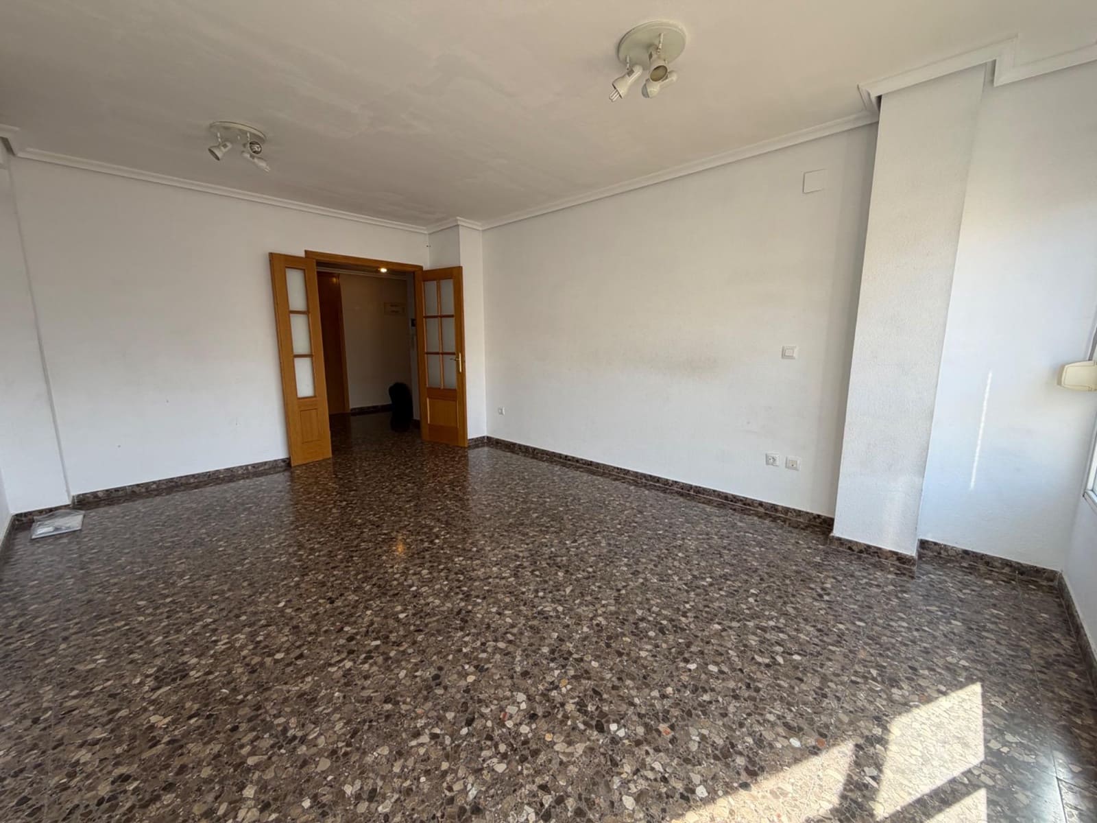 Piso de 3 habitaciones en Llíria en venta con garaje - 195.000 € (Ref: 9711952)