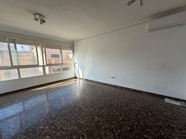 3 Zimmer Wohnung zu verkaufen in Llíria mit Garage - 195.000 € (Ref: 9711952)