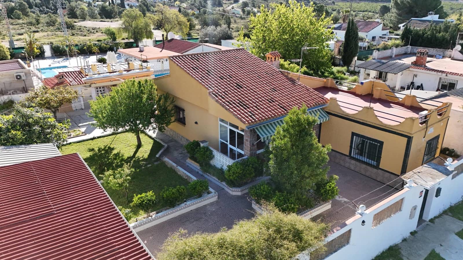 4 chambre Villa/Maison à vendre à Lliria avec piscine garage - 290 000 € (Ref: 9735578)