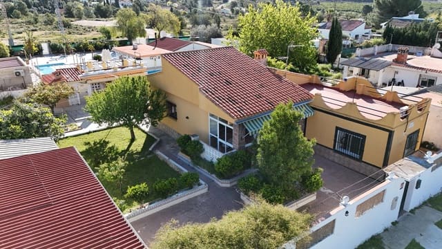 4 chambre Villa/Maison à vendre à Llíria avec piscine garage - 290 000 € (Ref: 9735578)