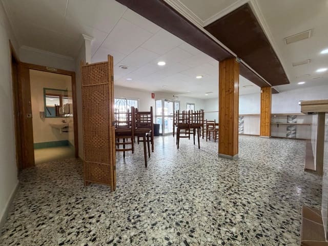 Commerciale in vendita in Domeño - 175.000 € (Rif: 9735579)