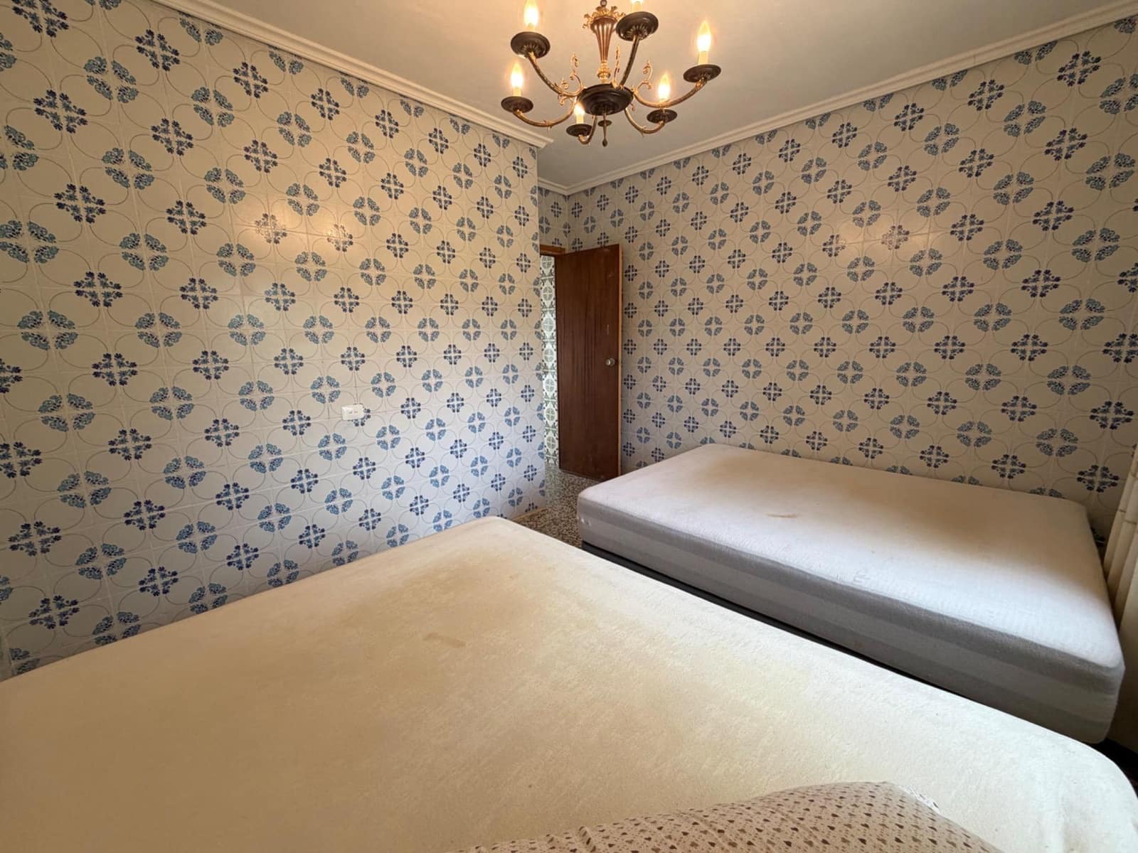 5 makuuhuone Huvila myytävänä paikassa Olocau mukana uima-altaan 
autotalli - 295 000 € (Ref: 9755654)