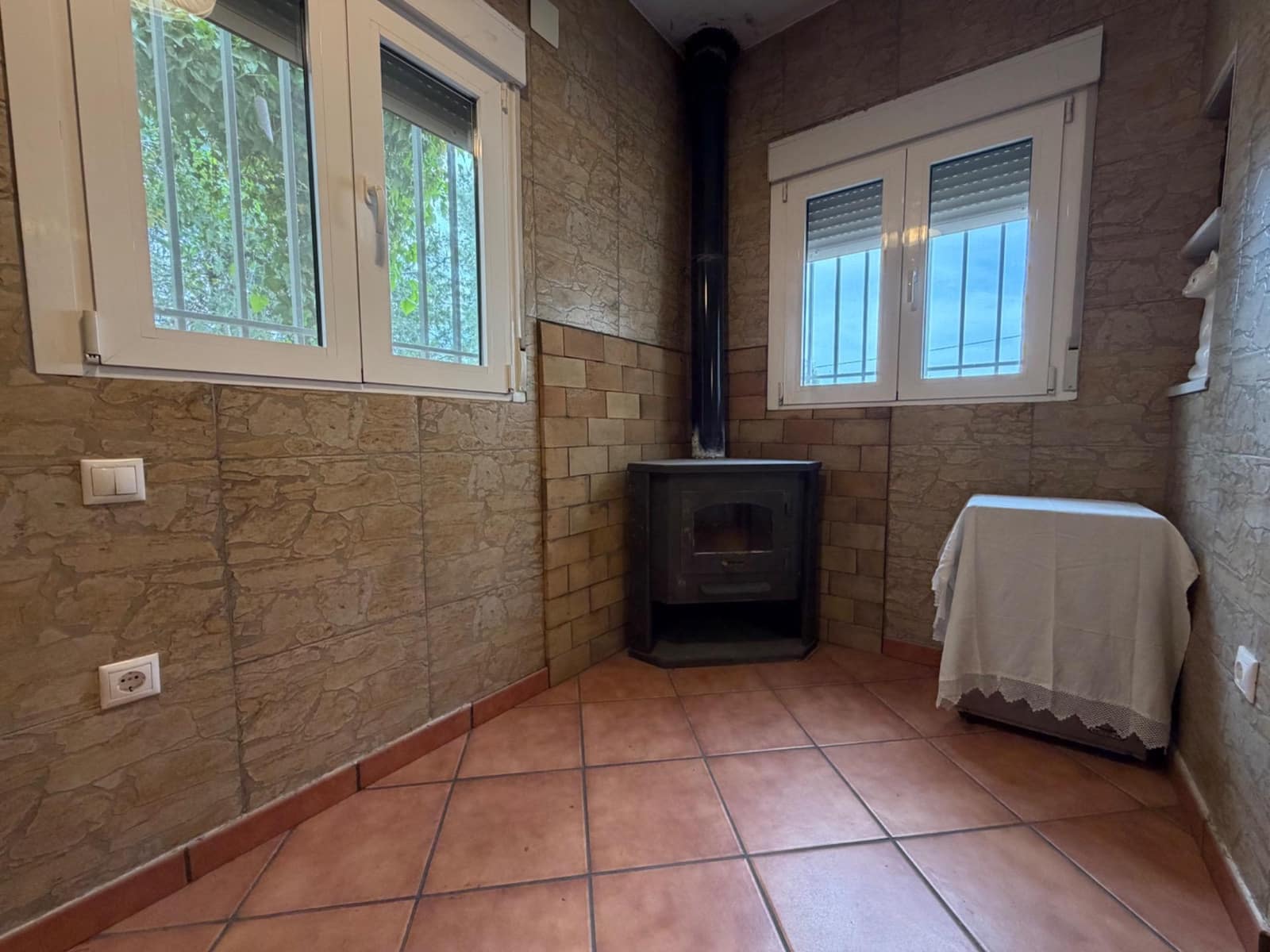 5 makuuhuone Huvila myytävänä paikassa Olocau mukana uima-altaan 
autotalli - 295 000 € (Ref: 9755654)