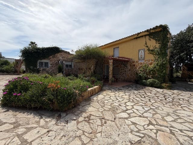 5 makuuhuone Huvila myytävänä paikassa Olocau mukana uima-altaan 
autotalli - 295 000 € (Ref: 9755654)