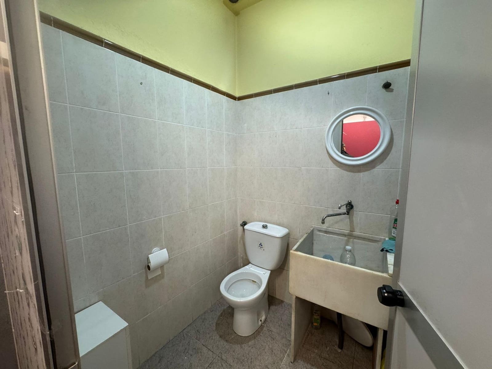 Kaupallinen myytävänä paikassa Lliria - 78 000 € (Ref: 9758947)