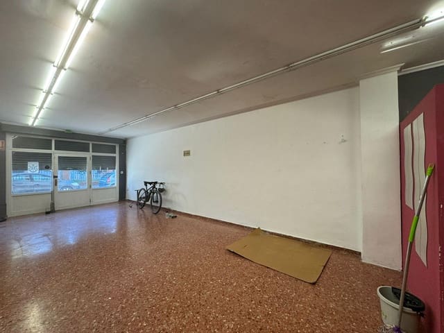 Kaupallinen myytävänä paikassa Llíria - 78 000 € (Ref: 9758947)