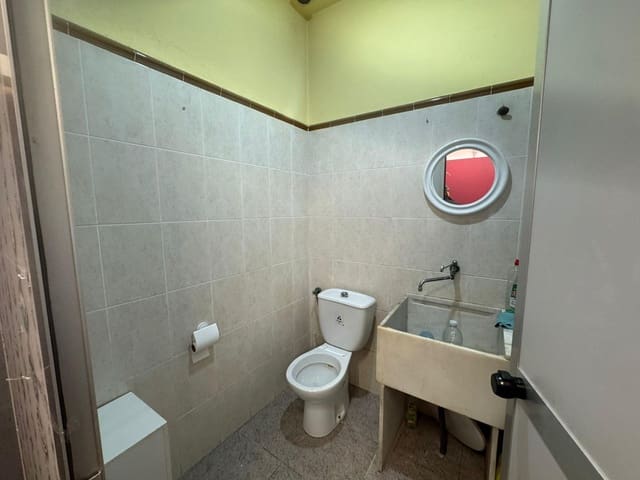 Kaupallinen myytävänä paikassa Llíria - 78 000 € (Ref: 9758947)