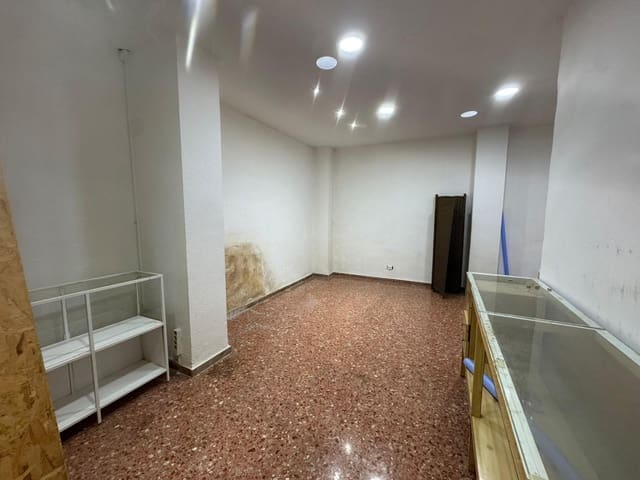 Kaupallinen myytävänä paikassa Llíria - 78 000 € (Ref: 9758948)