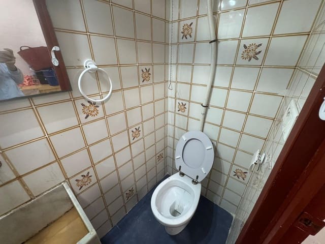 Kaupallinen myytävänä paikassa Llíria - 78 000 € (Ref: 9758948)