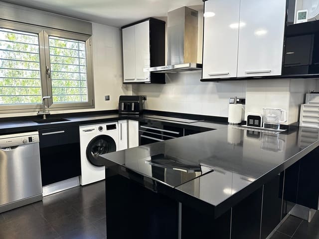 4 slaapkamer Villa te koop in Llíria met zwembad - € 477.000 (Ref: 9773052)