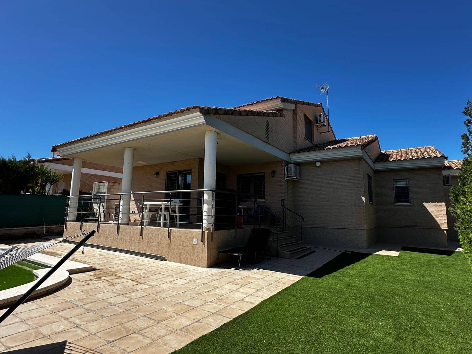 4 sovrum Villa till salu i Lliria med pool - 477 000 € (Ref: 9773052)