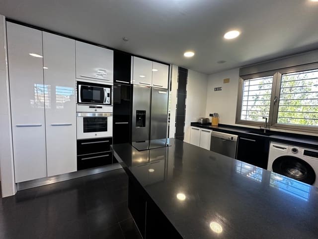 4 slaapkamer Villa te koop in Llíria met zwembad - € 477.000 (Ref: 9773052)