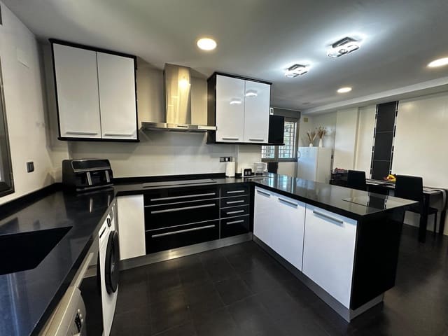 4 slaapkamer Villa te koop in Llíria met zwembad - € 477.000 (Ref: 9773052)