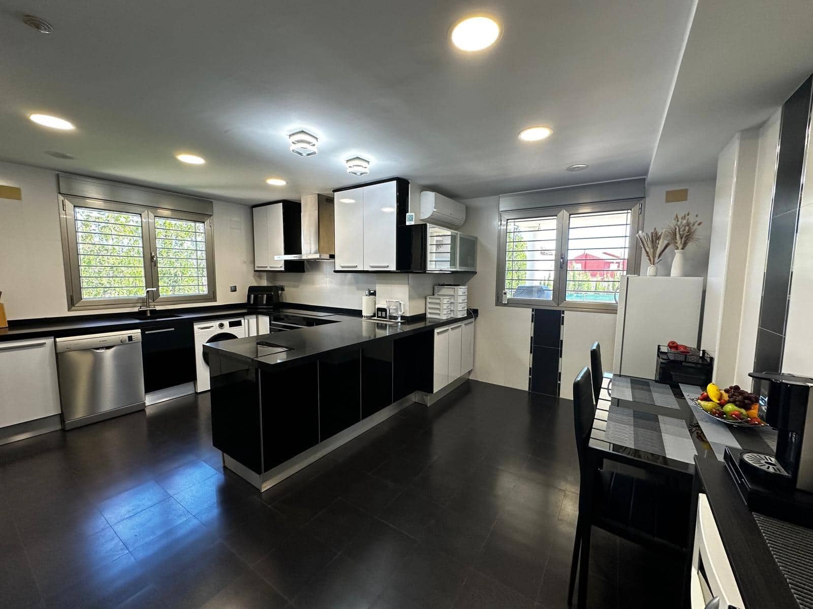 4 sovrum Villa till salu i Lliria med pool - 477 000 € (Ref: 9773052)