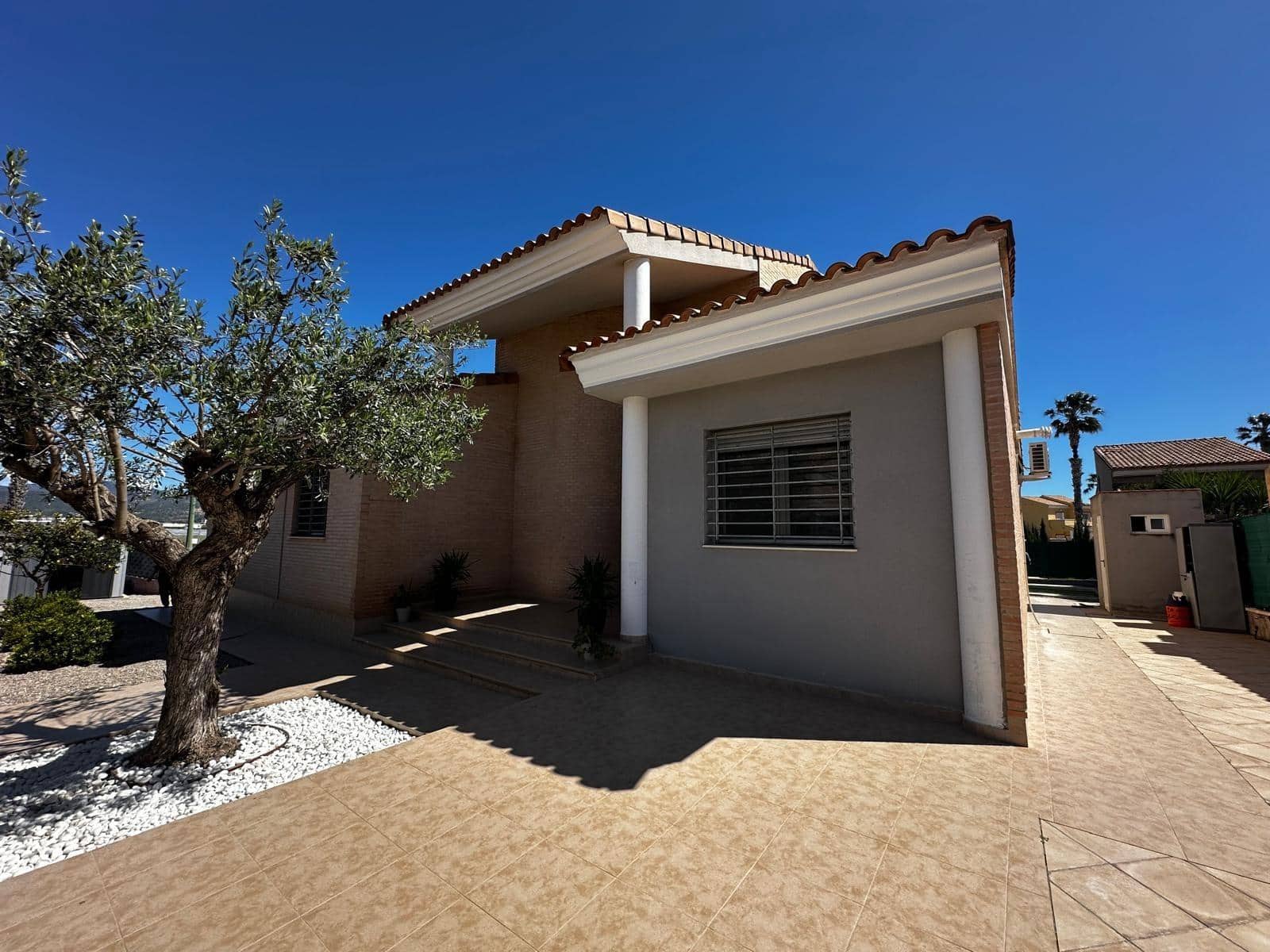 4 sovrum Villa till salu i Lliria med pool - 477 000 € (Ref: 9773052)