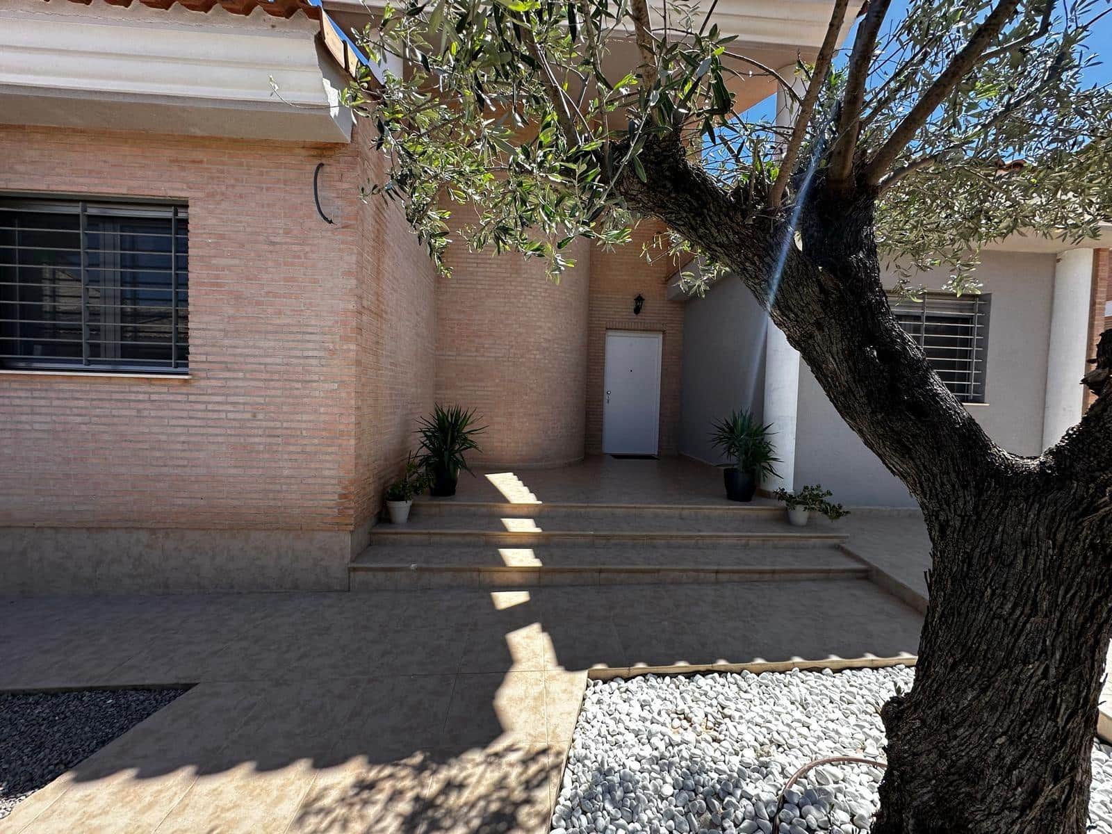 4 sovrum Villa till salu i Lliria med pool - 477 000 € (Ref: 9773052)