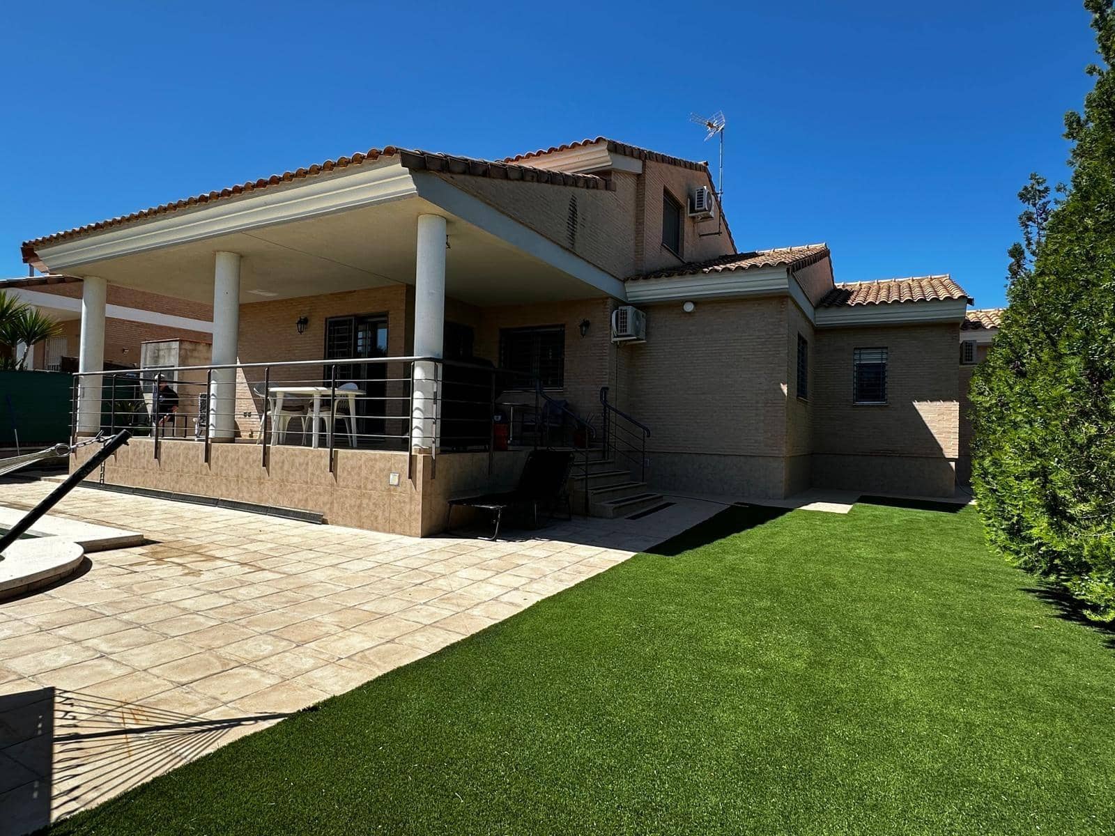 4 sovrum Villa till salu i Lliria med pool - 477 000 € (Ref: 9773052)