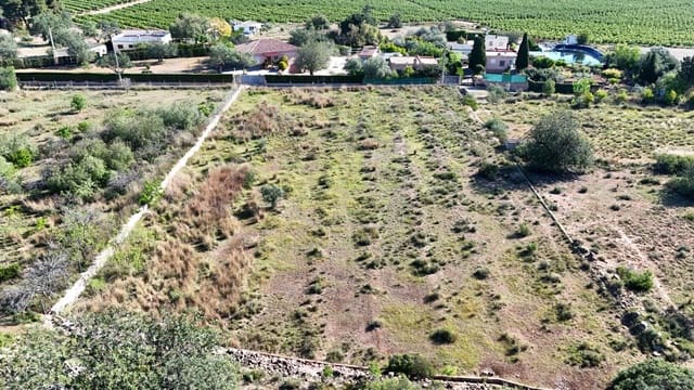 Grunde uden byggetilladelser til salg i Llíria - € 6.000 (Ref: 9780541)