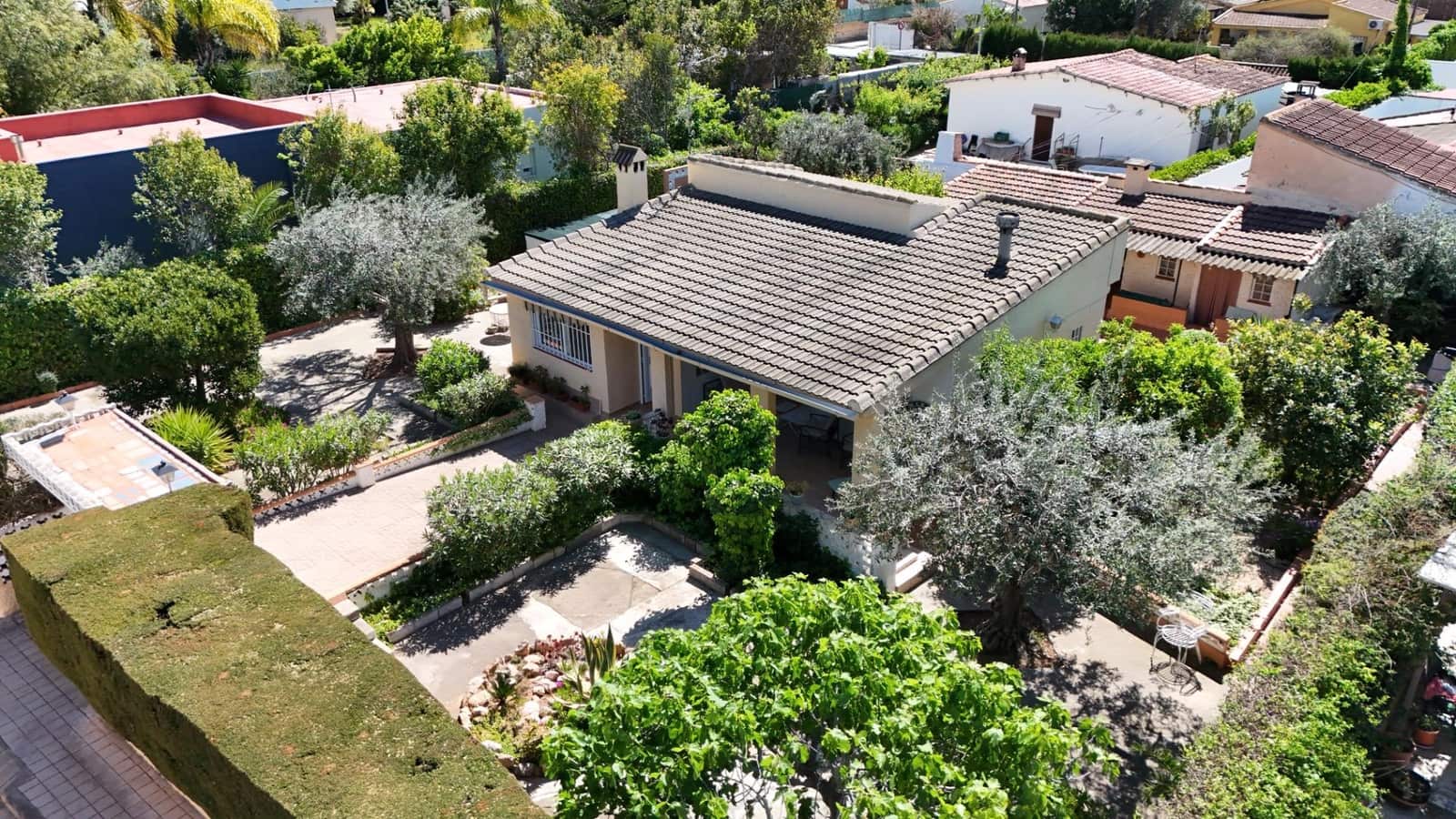 5 makuuhuone Huvila myytävänä paikassa Lliria mukana uima-altaan - 240 000 € (Ref: 9791044)