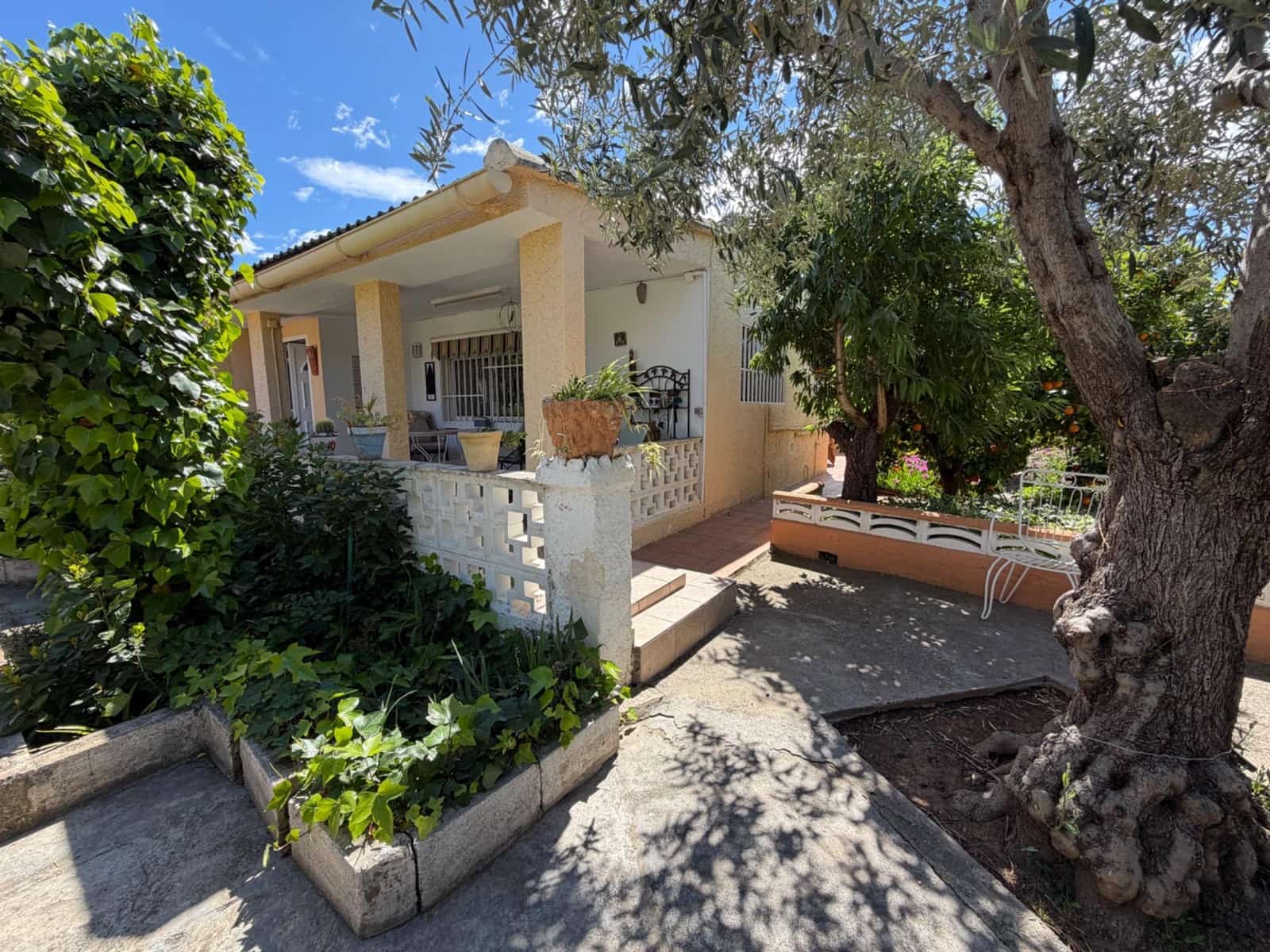 5 makuuhuone Huvila myytävänä paikassa Lliria mukana uima-altaan - 240 000 € (Ref: 9791044)