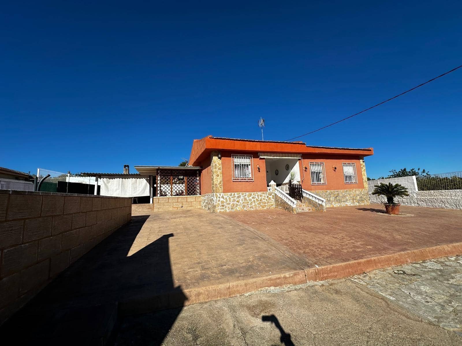 4 makuuhuone Huvila myytävänä paikassa Vilamarxant / Villamarchante mukana uima-altaan - 249 900 € (Ref: 9794607)