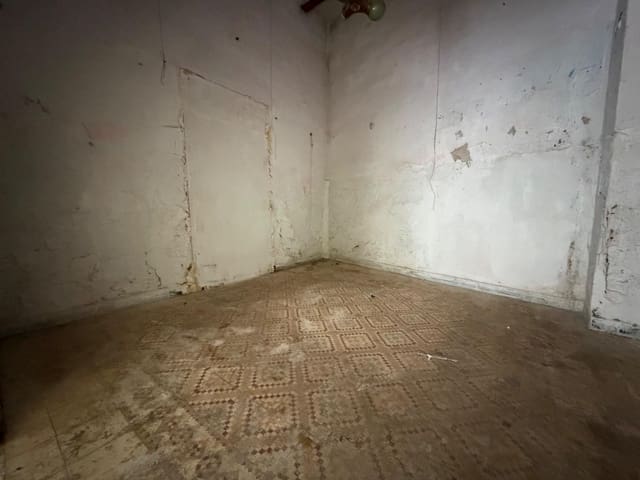 5 slaapkamer Huis te koop in Llíria - € 130.000 (Ref: 9815840)