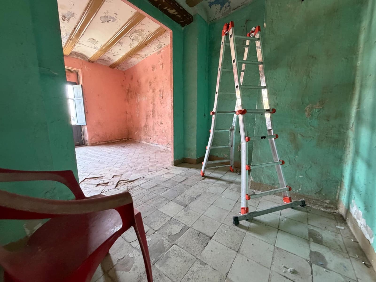 5 slaapkamer Huis te koop in Lliria - € 130.000 (Ref: 9815840)