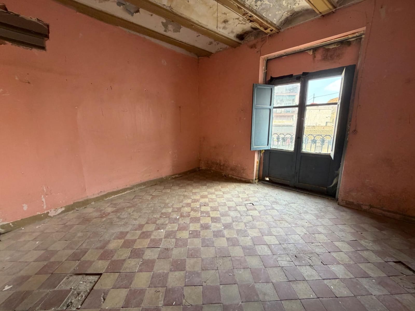 5 slaapkamer Huis te koop in Lliria - € 130.000 (Ref: 9815840)