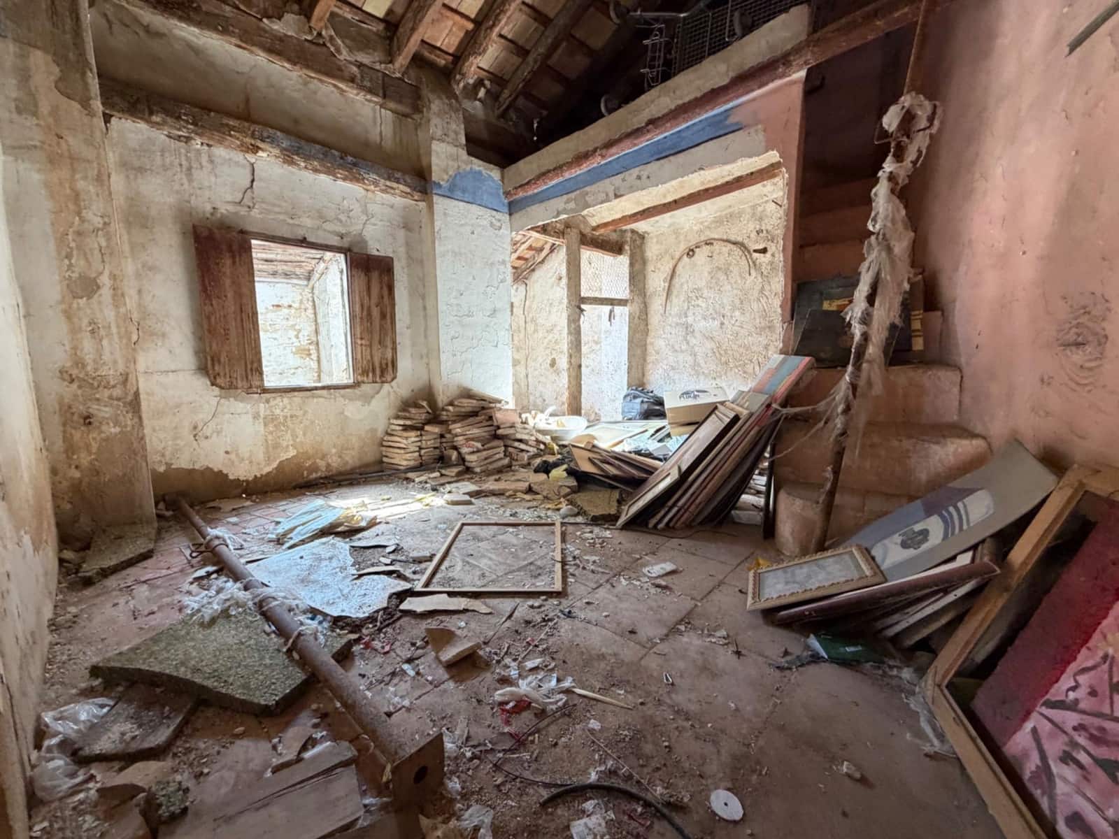 5 slaapkamer Huis te koop in Lliria - € 130.000 (Ref: 9815840)