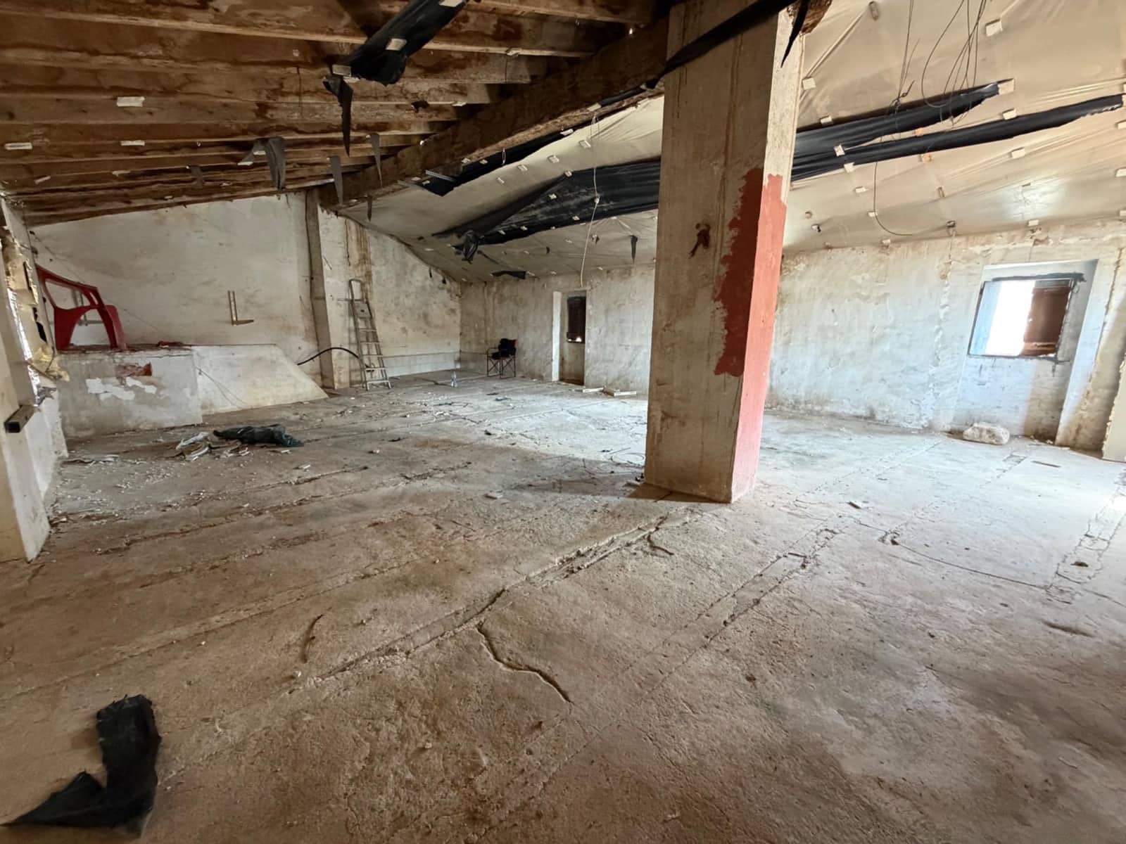 5 slaapkamer Huis te koop in Lliria - € 130.000 (Ref: 9815840)