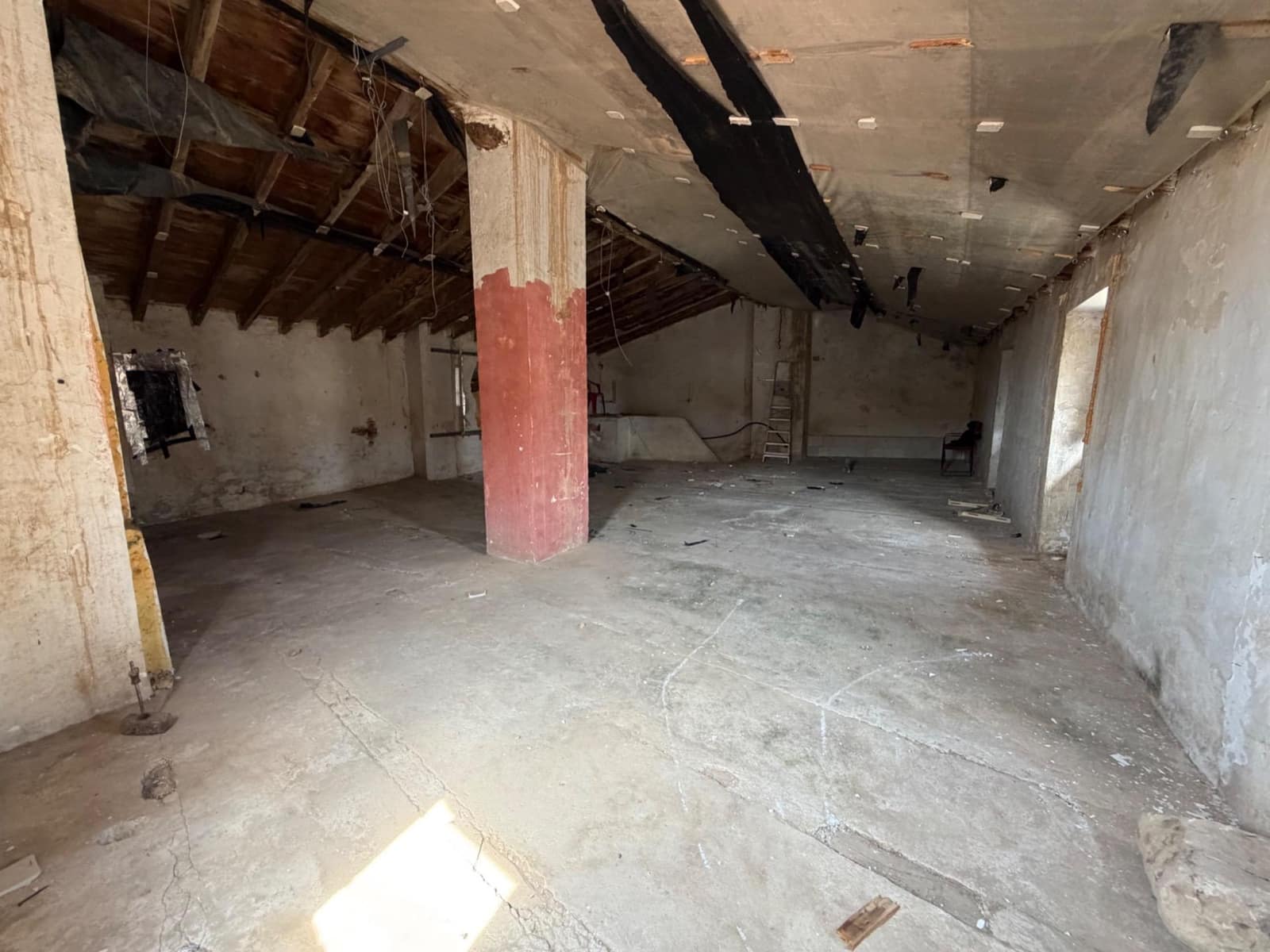 5 slaapkamer Huis te koop in Lliria - € 130.000 (Ref: 9815840)