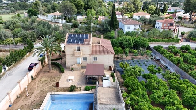 5 Zimmer Villa zu verkaufen in Llíria mit Pool Garage - 470.000 € (Ref: 9820491)