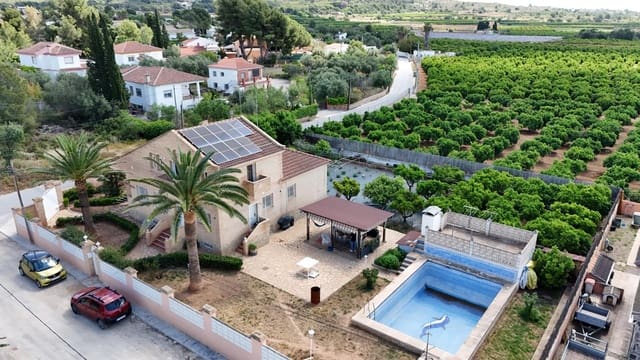 5 Zimmer Villa zu verkaufen in Llíria mit Pool Garage - 470.000 € (Ref: 9820491)