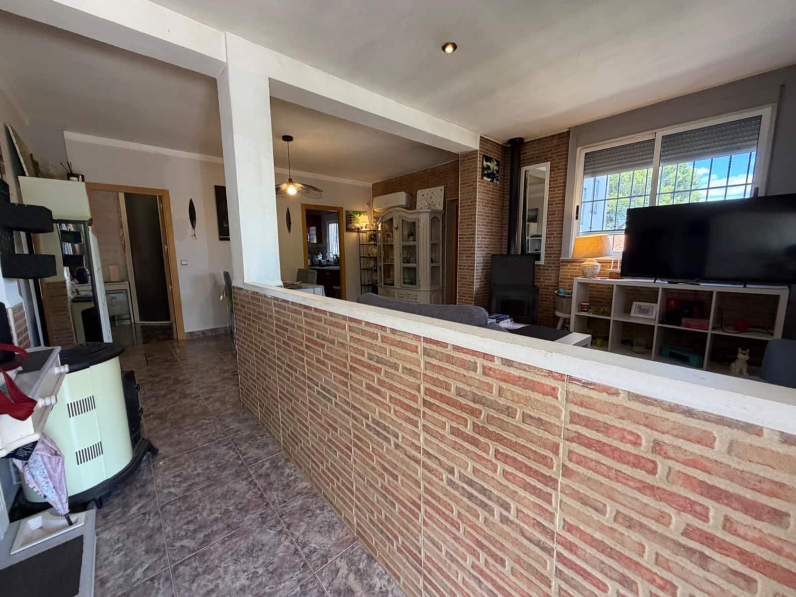 6 bedroom Villa for sale in Vilamarxant / Villamarchante with pool - € 289,000 (Ref: 9820492)